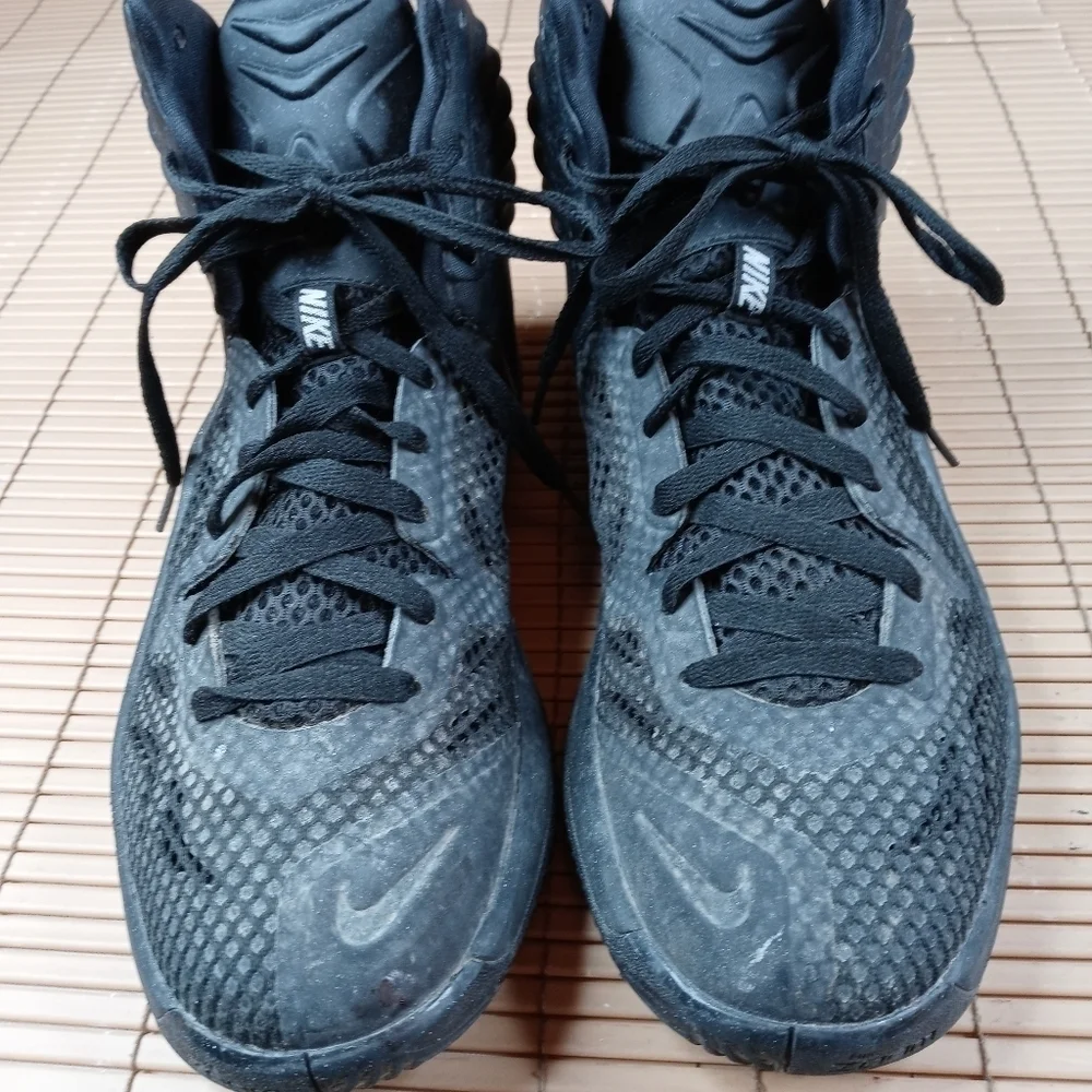NIKE Zoom Hyperfuse 2014 Shoe - Black - Men Size 11.5 - 684591 001. 200pm